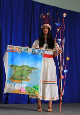 Jóvenes exaltan a Honduras