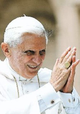 Papa reemplazaría a primer ministro Sodano