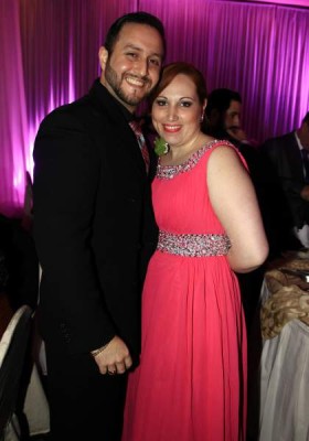 Dieron el sí con el roce de un beso