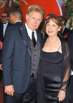 Los padres de Charlie Sheen quieren su custodia