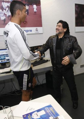 Cristiano Ronaldo y el original mensaje a Maradona por su cumpleaños, con ¿dardo a Messi?