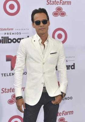 Enrique Iglesias lidera nominaciones a premios Juventud