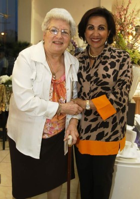 Celebración entre detalles para mamá