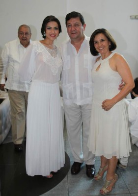 Rennée Ruiz y Gustavo Canahuati se prometen amor