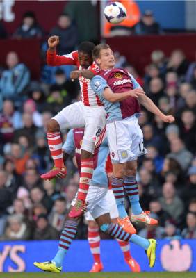 El Stoke City golea en el regreso a la titularidad de Wilson Palacios