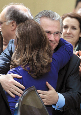 España: Baltasar Garzón en el ojo del huracán