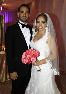 Dieron el sí con el roce de un beso