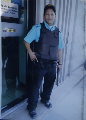 'Mi papá murió trabajando para darnos de comer”: hijo de guardia