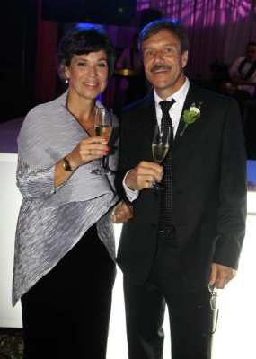 Dieron el sí con el roce de un beso