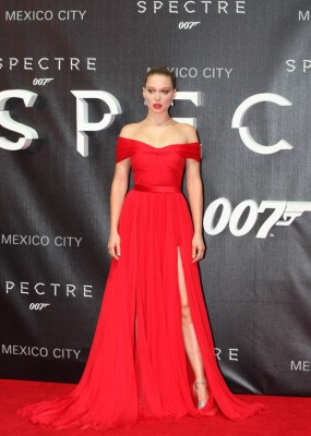 MEX36. CIUDAD DE MÉXICO (MÉXICO), 02/11/2015.- La actriz francesa Léa Seydoux posa en la alfombra roja de la presentación de la nueva película de James Bond, 'Spectre', hoy, lunes 2 de noviembre de 2015, en el Auditorio Nacional de Ciudad de México (México). EFE/Mario Guzmán