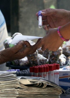 Ni tubos para muestras de sangre hay en el IHSS