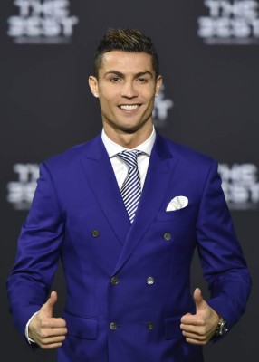 Cristiano oficialmente junto a su novia en 'The best'