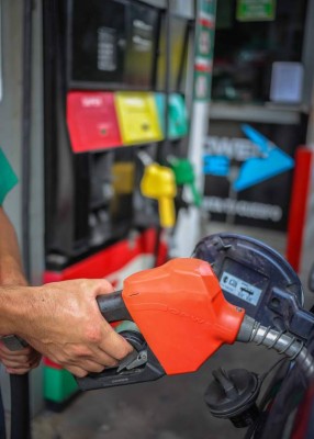 La gasolina superior costará L1.77 más por galón a partir de mañana