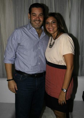 Brindis, celebración y amigos