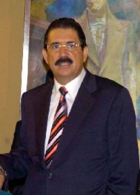 Preparan condiciones para convertir base militar en comercial