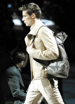 Clásica y sobria Milano Moda Uomo