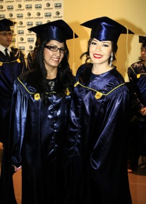 Distinción y aplausos a los nuevos profesionales