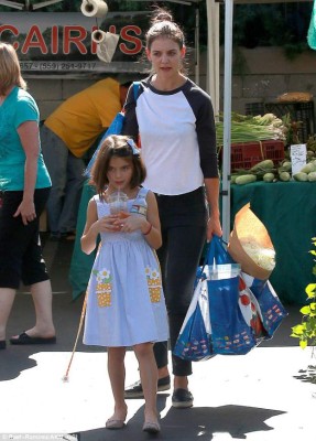 Tom Cruise quiere quitarle la hija a Katie Holmes