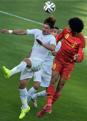 Bélgica remonta y gana a Argelia en su debut en el Mundial