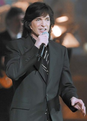 Camilo Sesto llega con sus baladas románticas