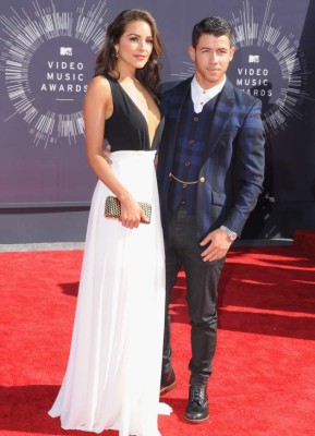 Jóvenes estrellas hechizadas por el amor