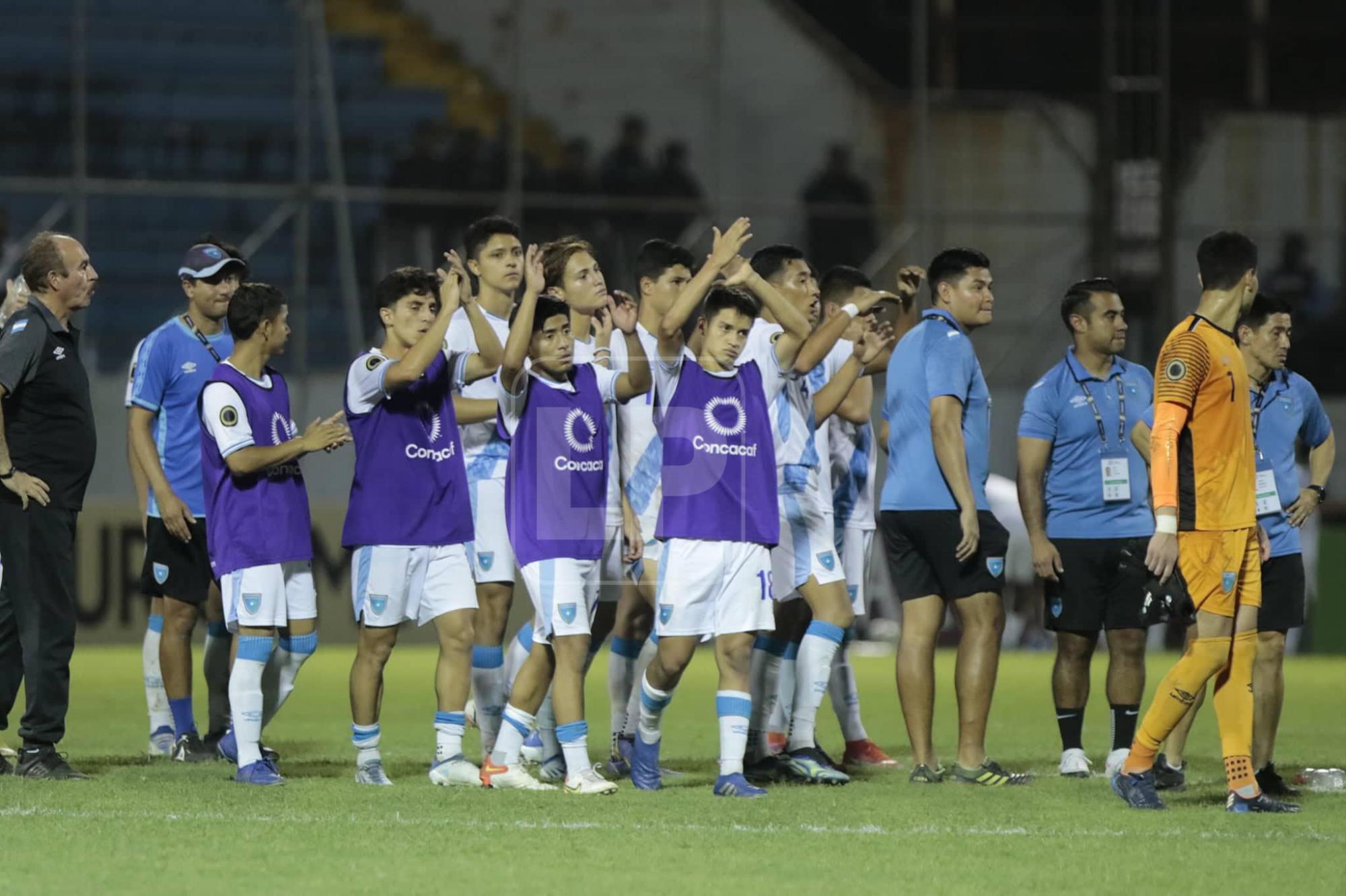 La plantilla de la Sub-20 de Guatemala fue despedida entre aplausos por los aficionados hondureños.