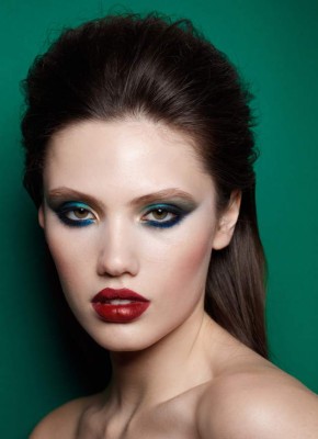 El delineador azul es el nuevo negro