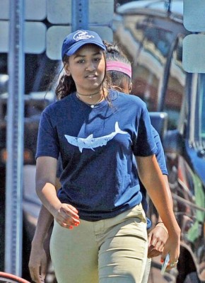 Hija de Obama trabaja como mesera en restaurante de EUA