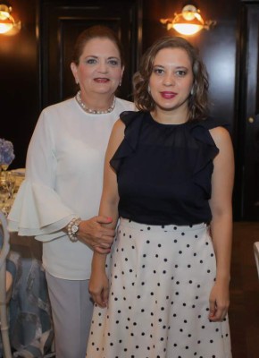 Kalene y Claudia Padilla.