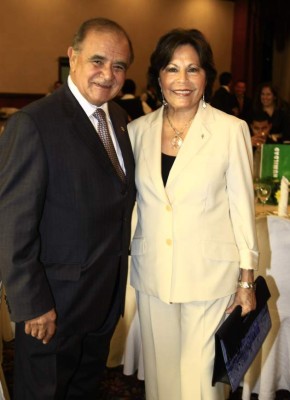 Banquero hondureño Jorge Bueso Arias es homenajeado