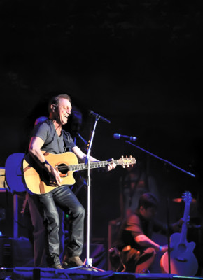 Shakira y Don Omar hacen explotar a chapines