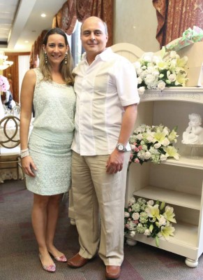 El bautizo de Montserrat Kawas Rápalo