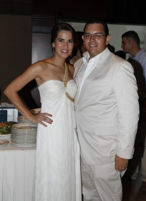 Rennée Ruiz y Gustavo Canahuati se prometen amor