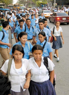 Continúan a la espera de aprobación