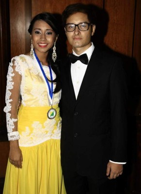 Primera promoción de la Sun Valley Bilingual