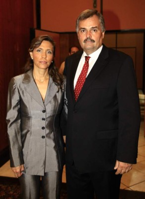 Velada de distinción para Karim Qubain