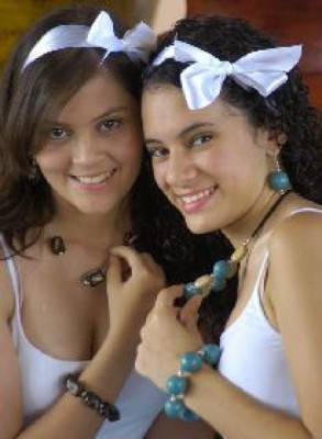 Engalánate con la joyería lenca