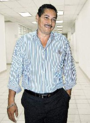 Prohíben salir del país a ex alcalde de Villanueva