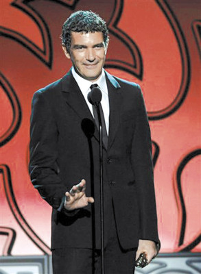 Orgullo latino en entrega de premios Alma