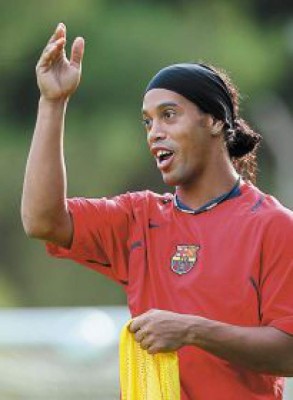 El futuro de Dinho es incierto en el Barça