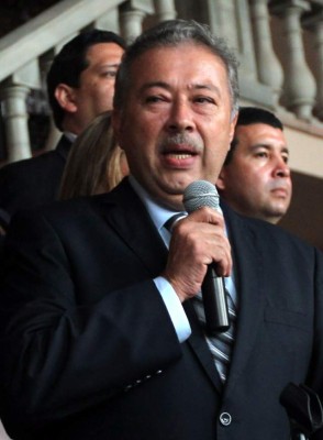 Cooperantes y servicios mantienen vivo al INA