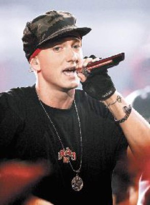 Siguen en la música