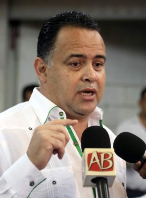 Regidores y alcalde enfrentados por aumento a peaje