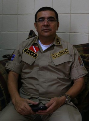 Con las uñas trabajan los bomberos sampedranos