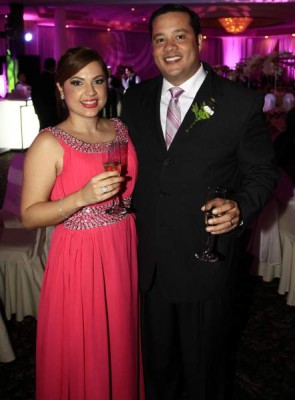 Dieron el sí con el roce de un beso