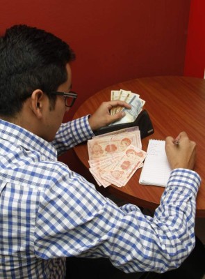 Ahorro entre jóvenes adultos crece por deducción de planilla