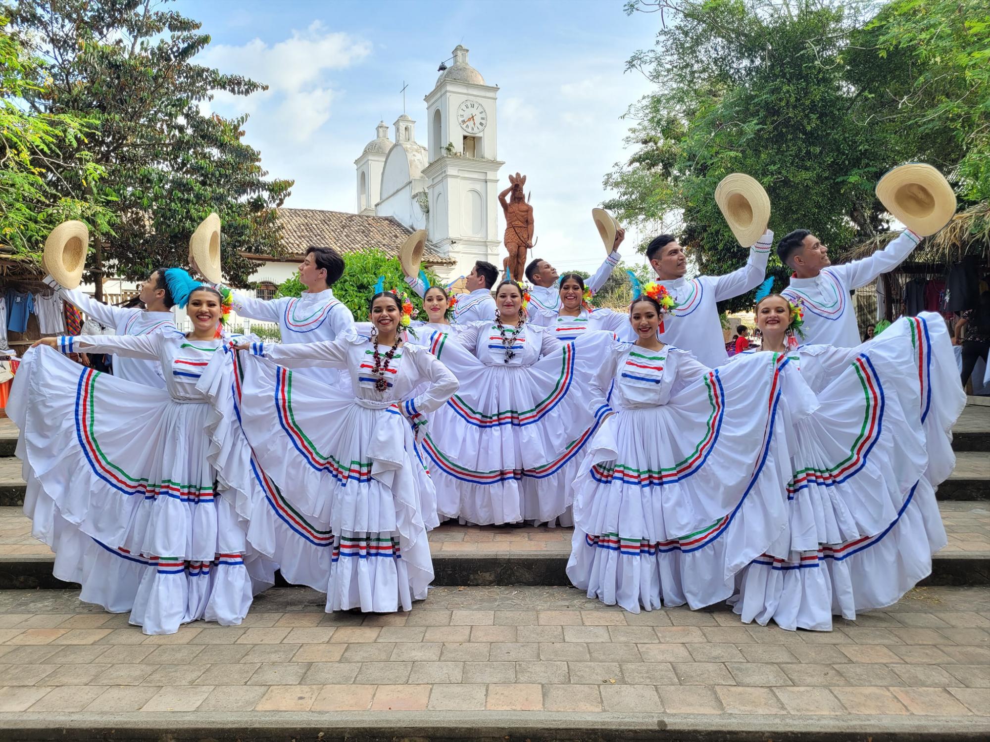 El folklore hondureño, un patrimonio cinco estrellas