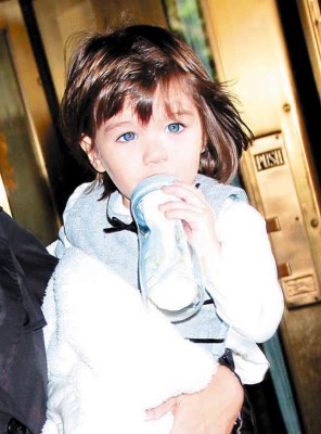 ¿Suri es hija de Tom Cruise?