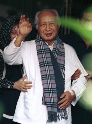 Muere ex dictador indonesio Suharto