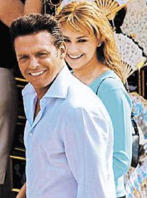 Califican de 'gran mentira' la boda de Luis Miguel con Aracely